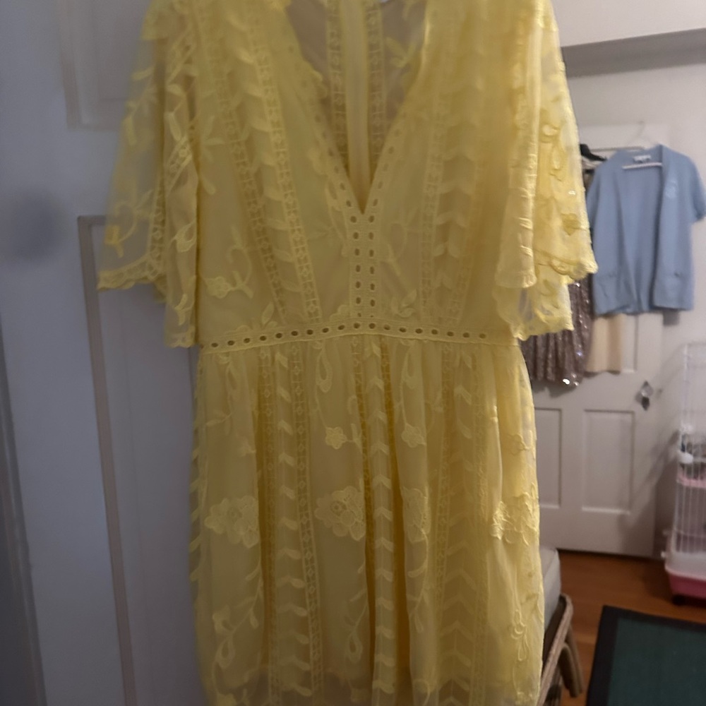 Socialite iYellow Lace Dress